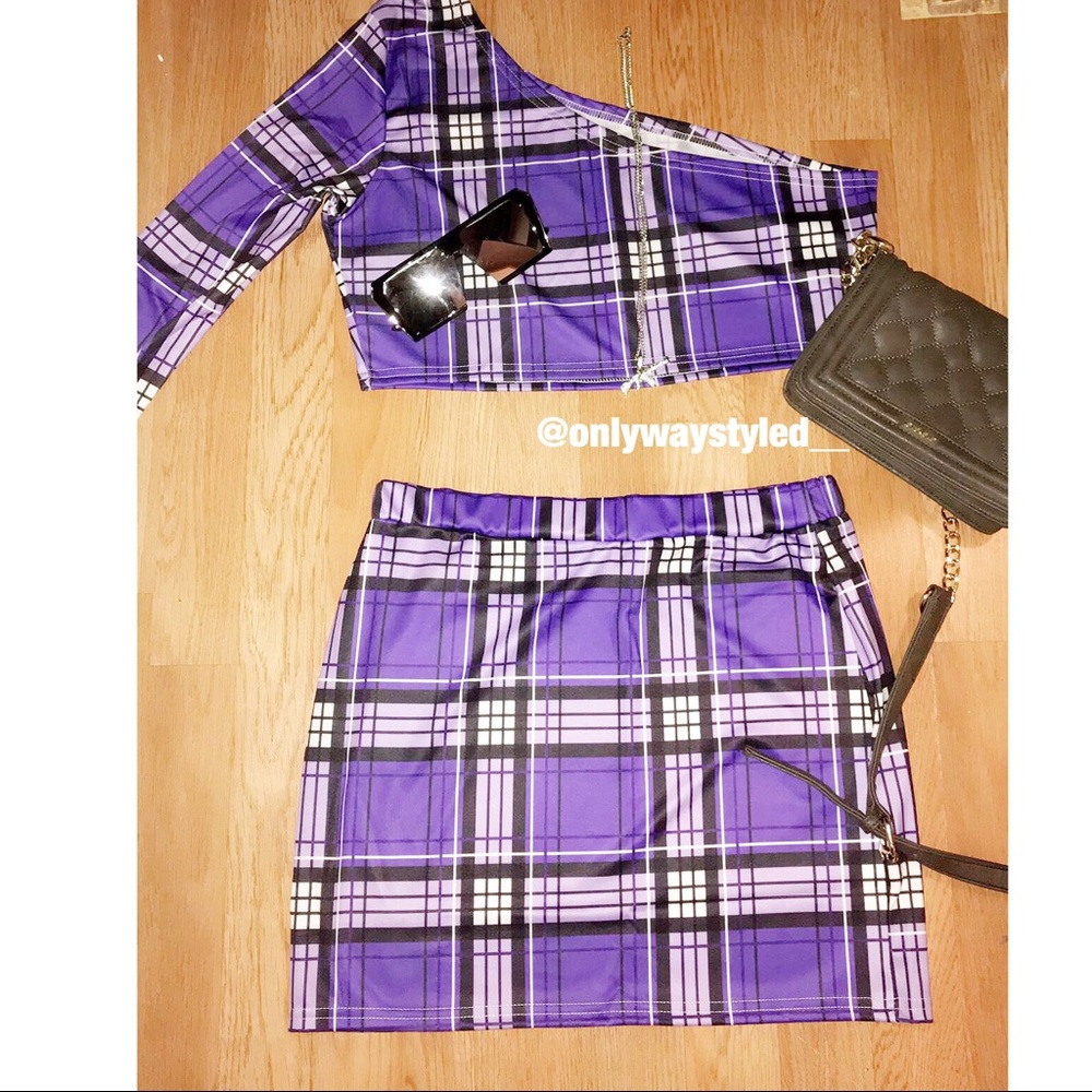 CLUELESS IN 2020 TWO PIECES SET